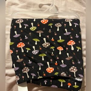 No Boundaries NWOT Mushroom Print Black Leggings